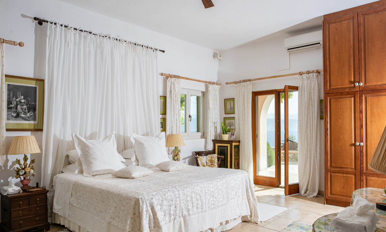 Linamia Luxury Villa located in Northeast Corfu