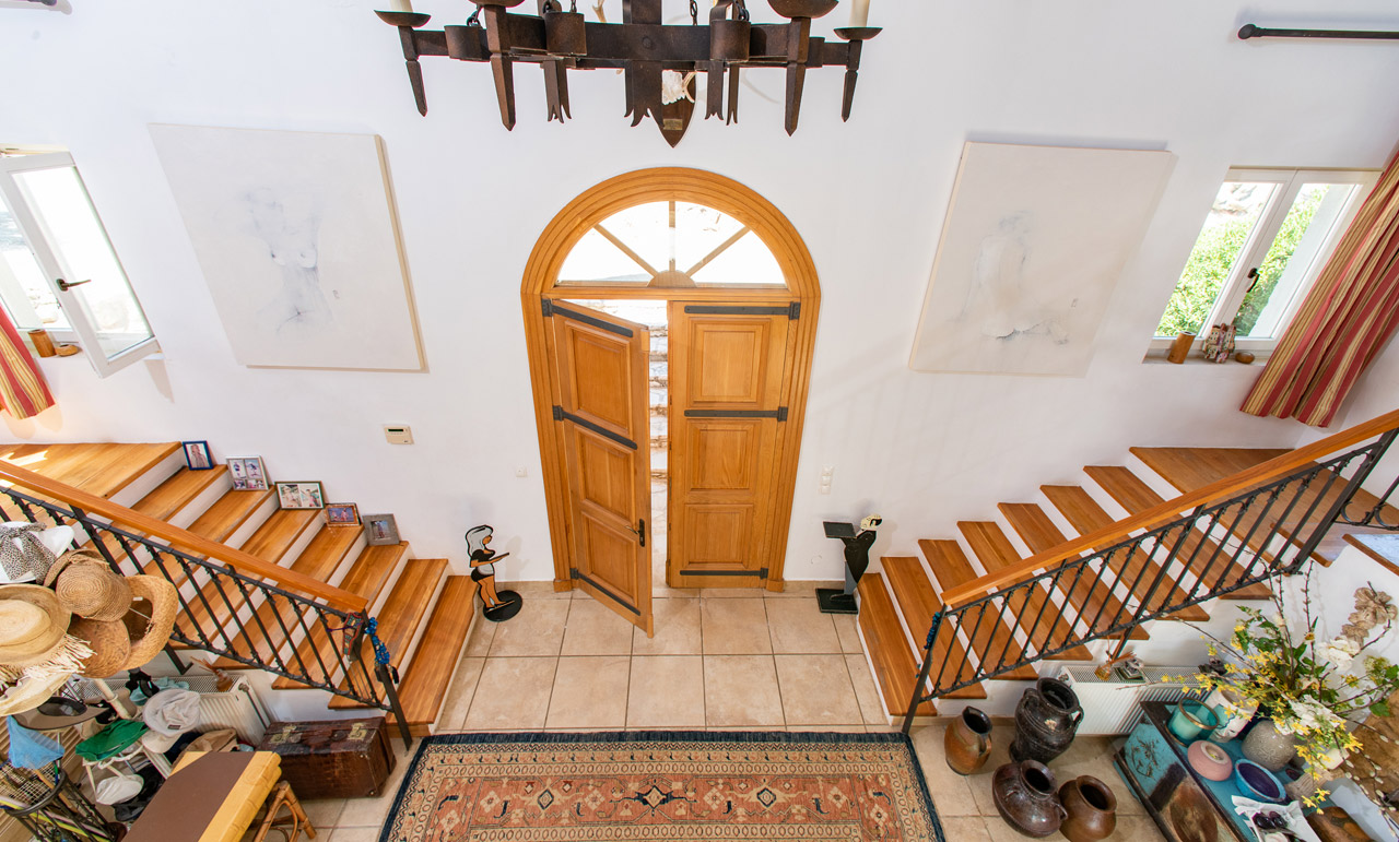 Linamia Luxury Villa located in Northeast Corfu